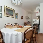 Old Town 5 Apartment